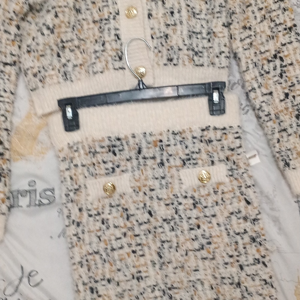 Chic Tweed Skirt in Cream and Black